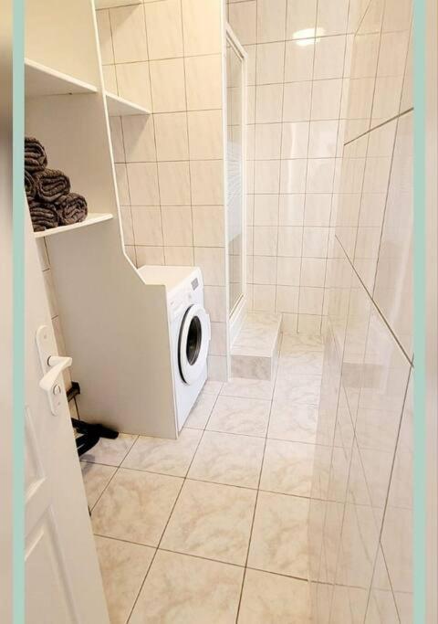 Spacieux T3 Au Pied Des Thermes Neris-les-Bains Luaran gambar